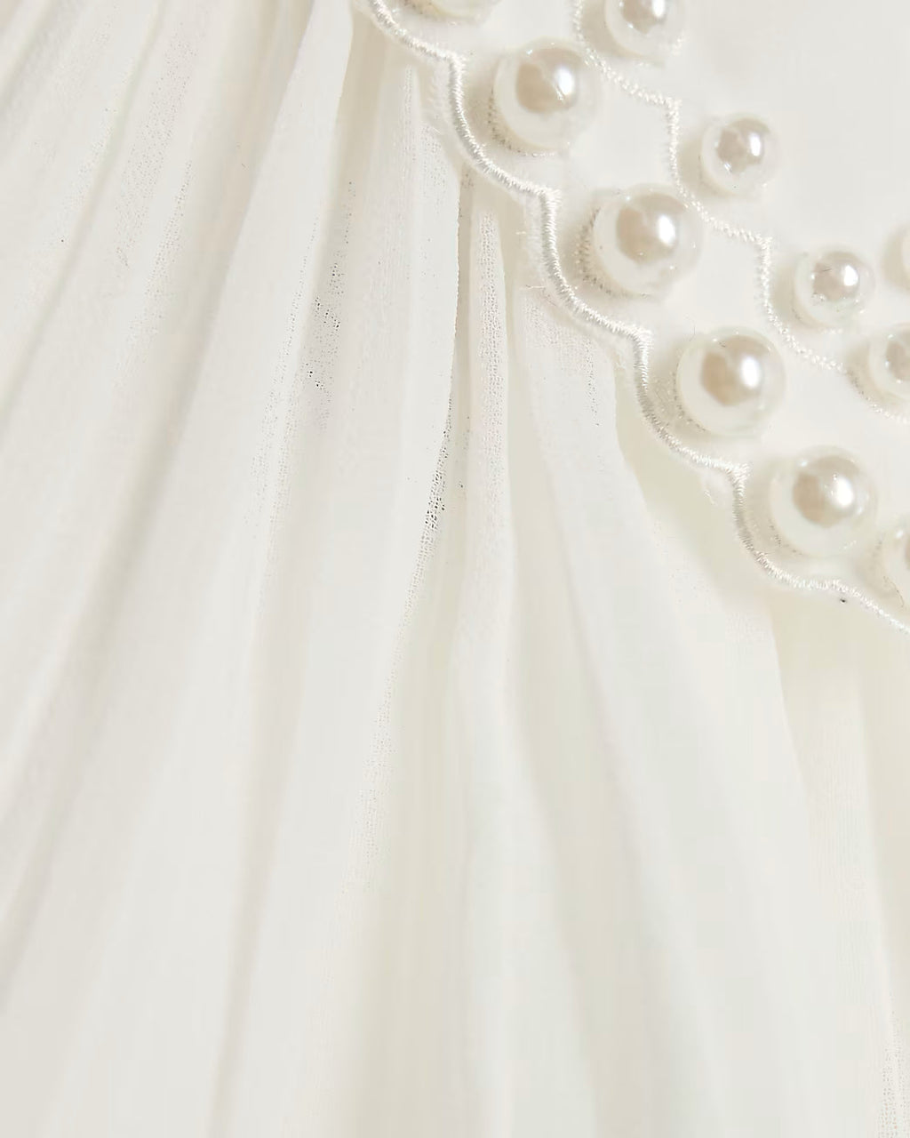 Cream Pearl Embellished Collar
