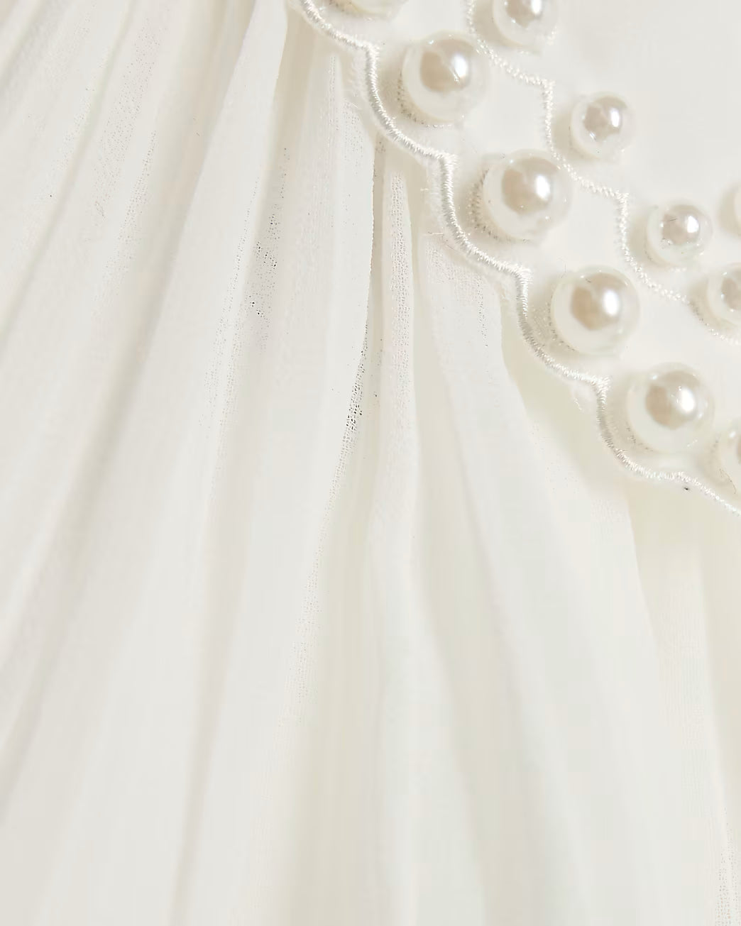 Cream Pearl Embellished Collar